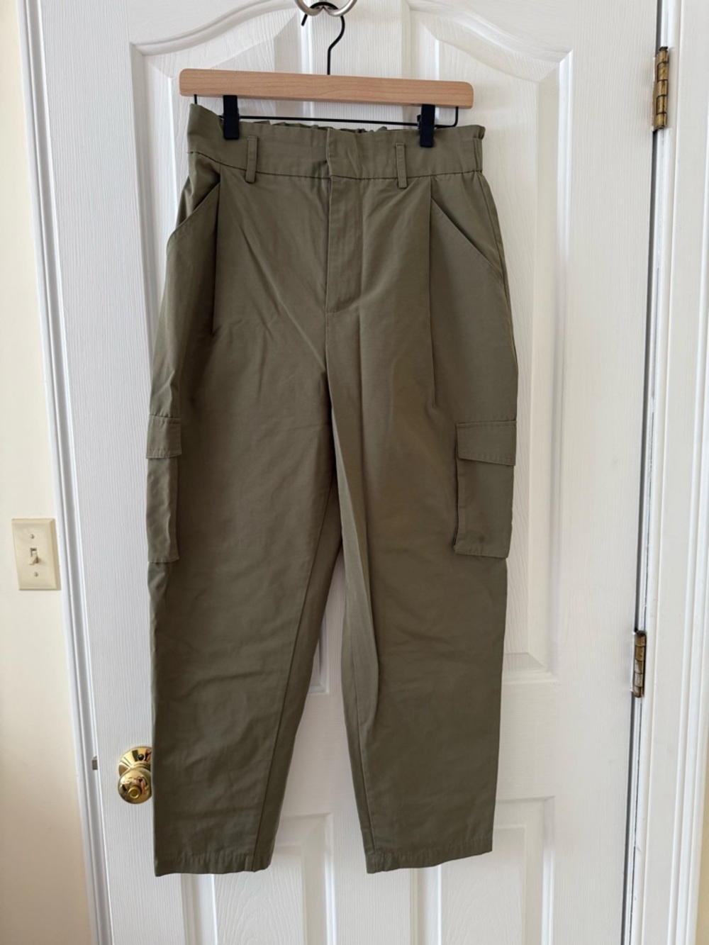 Zara Women’s Olive Green Cargo Pants